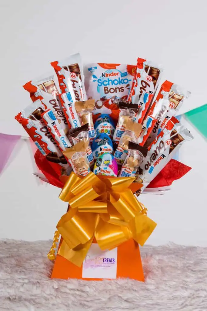 Kinder Bueno Luxury Bouquet - best gifts for chocolate lovers UK - Open for Christmas