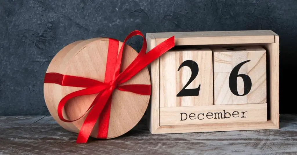 26 December in a Wooden Box with Red Bow - Open for Christmas